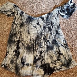 The dye smocked top